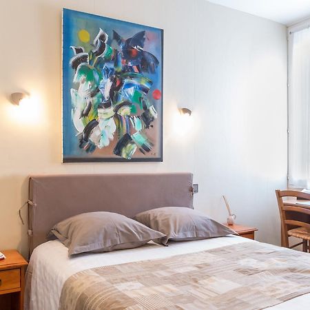 Hotel De La Gare Thouars Eksteriør billede