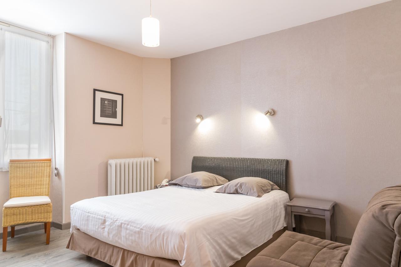 Hotel De La Gare Thouars Eksteriør billede