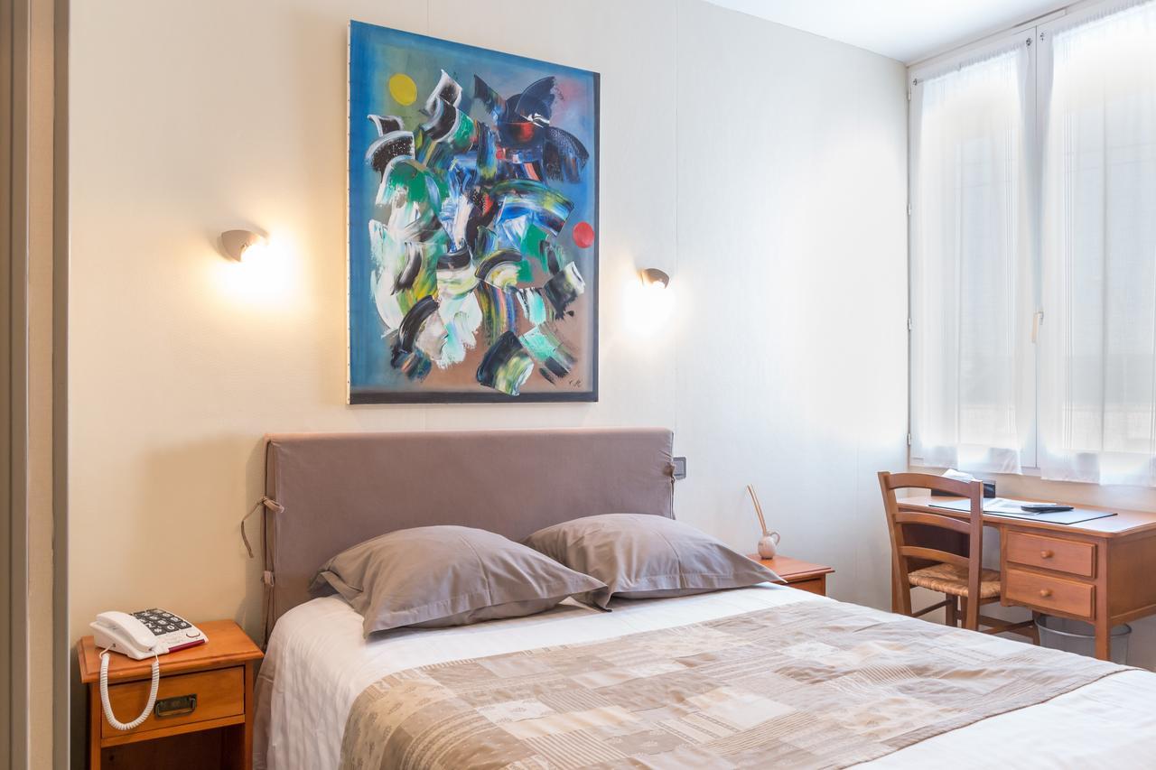 Hotel De La Gare Thouars Eksteriør billede