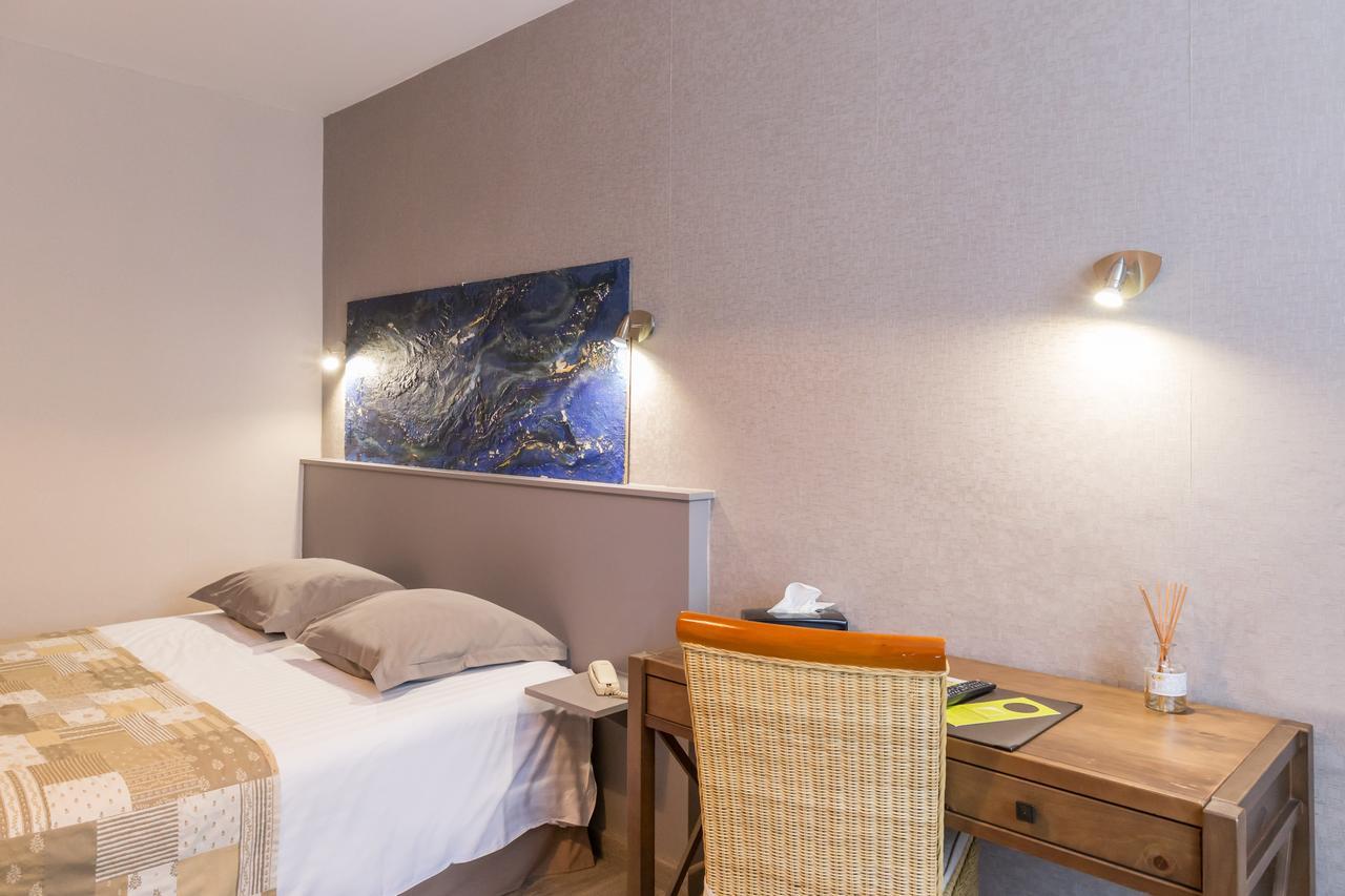 Hotel De La Gare Thouars Eksteriør billede