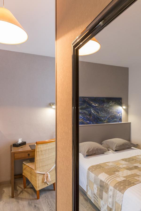 Hotel De La Gare Thouars Eksteriør billede